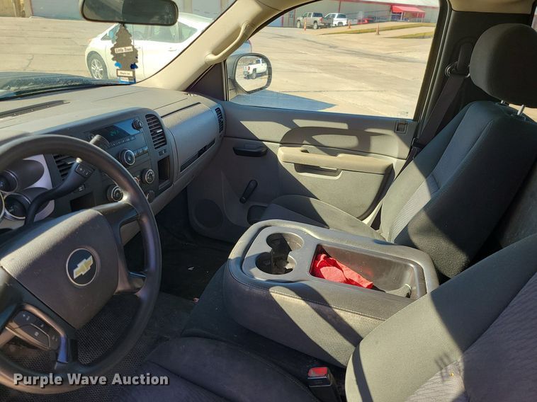 image for item JG9428 2013 Chevrolet Silverado 2500HD  pickup truck