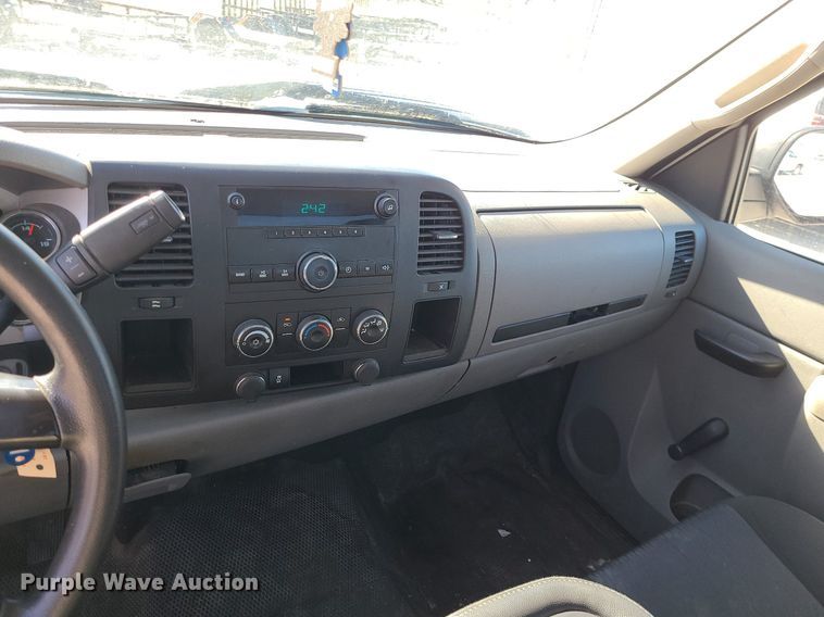 image for item JG9428 2013 Chevrolet Silverado 2500HD  pickup truck