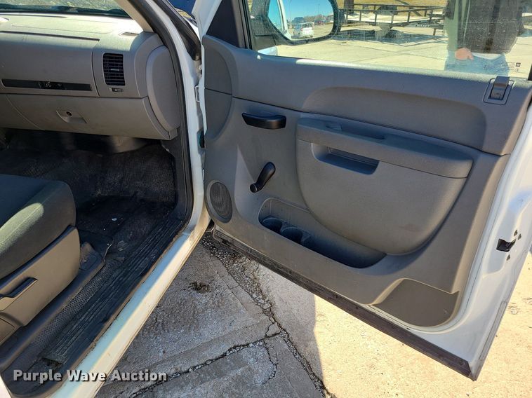 image for item JG9428 2013 Chevrolet Silverado 2500HD  pickup truck