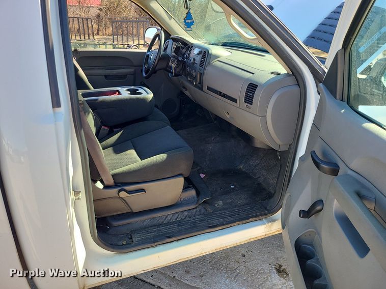 image for item JG9428 2013 Chevrolet Silverado 2500HD  pickup truck