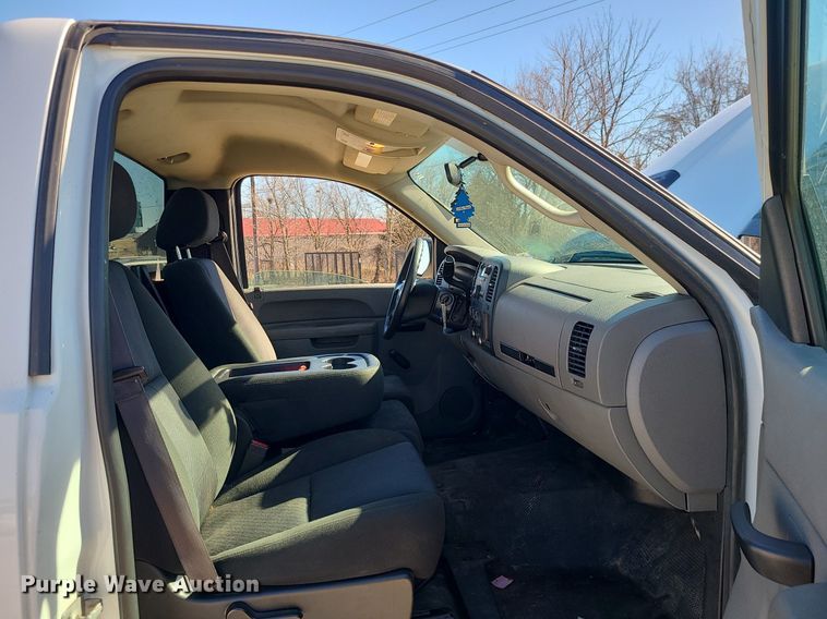 image for item JG9428 2013 Chevrolet Silverado 2500HD  pickup truck