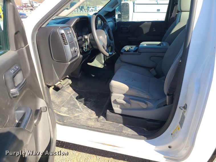 image for item JG9429 2017 Chevrolet Silverado 2500HD  pickup truck