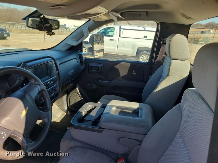 image for item JG9429 2017 Chevrolet Silverado 2500HD  pickup truck