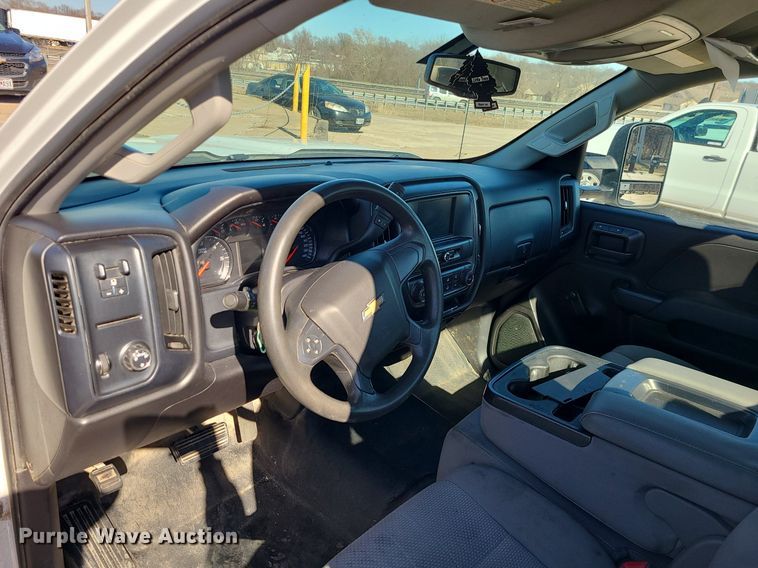 image for item JG9429 2017 Chevrolet Silverado 2500HD  pickup truck