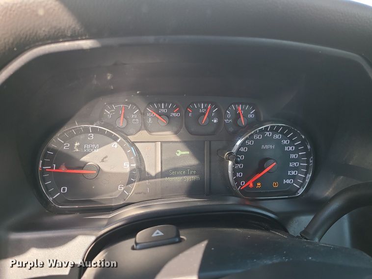 image for item JG9429 2017 Chevrolet Silverado 2500HD  pickup truck