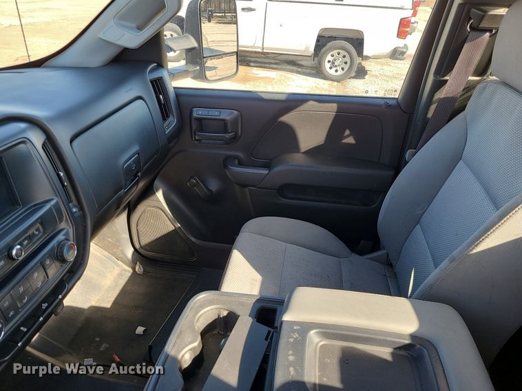 image for item JG9429 2017 Chevrolet Silverado 2500HD  pickup truck