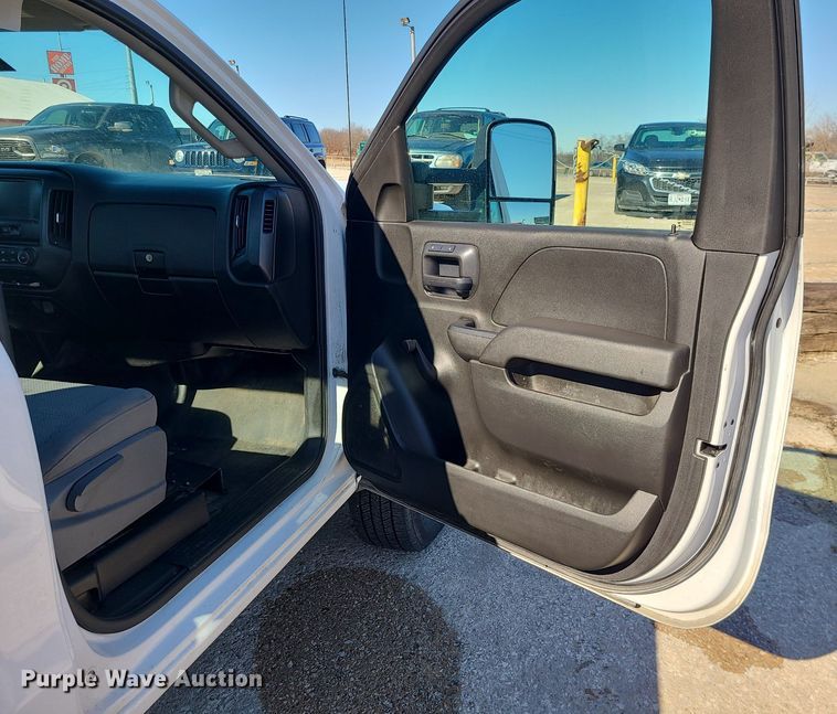 image for item JG9429 2017 Chevrolet Silverado 2500HD  pickup truck