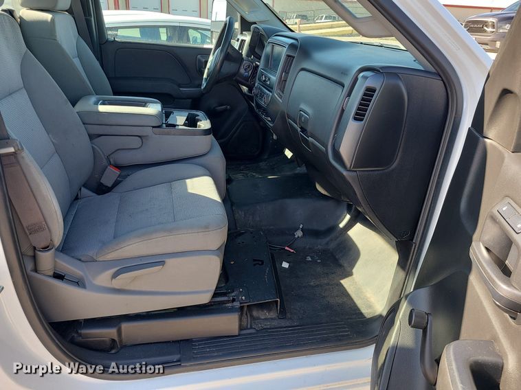 image for item JG9429 2017 Chevrolet Silverado 2500HD  pickup truck