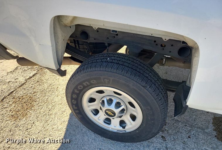 image for item JG9429 2017 Chevrolet Silverado 2500HD  pickup truck