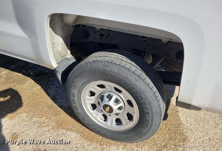 image for item JG9429 2017 Chevrolet Silverado 2500HD  pickup truck