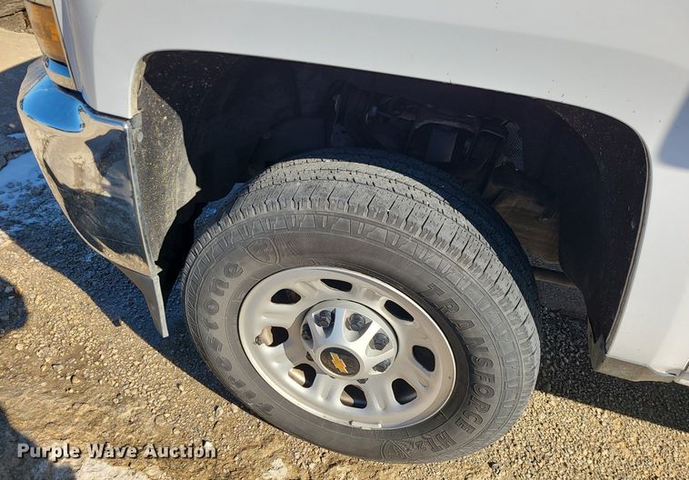 image for item JG9429 2017 Chevrolet Silverado 2500HD  pickup truck