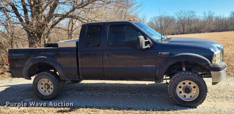 image for item JG9432 2000 Ford F250 Super Duty  SuperCab pickup truck