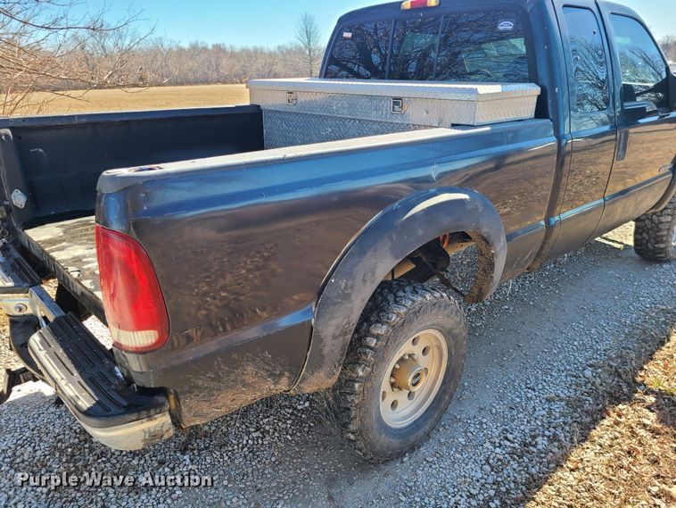 image for item JG9432 2000 Ford F250 Super Duty  SuperCab pickup truck