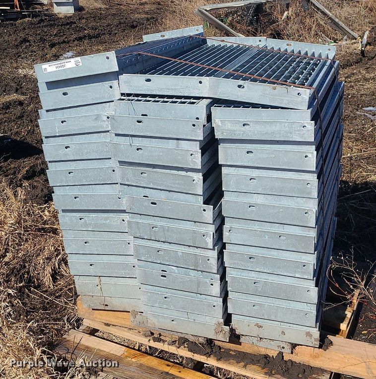 image for item JG9434 (60) stair treads