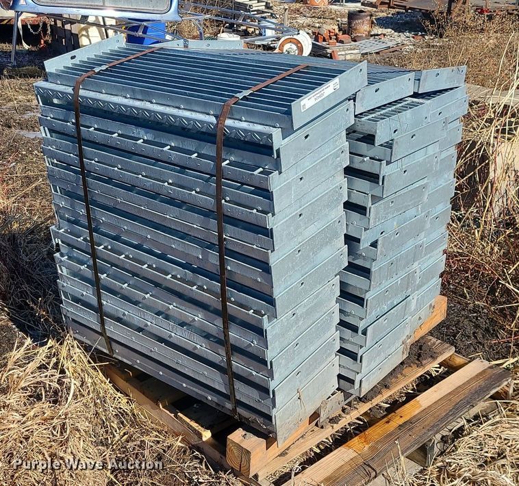 image for item JG9434 (60) stair treads