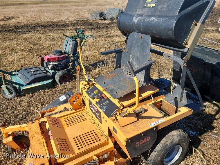 image for item JG9435 (2) mowers