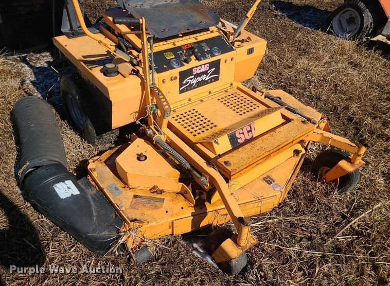 image for item JG9435 (2) mowers