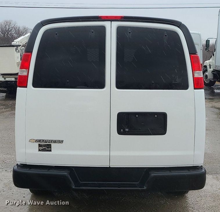 image for item JG9442 2017 Chevrolet Express 2500  van