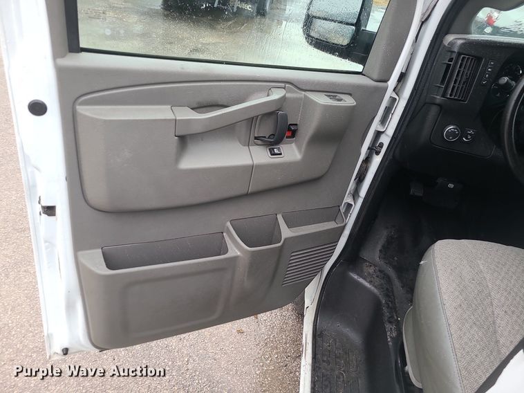 image for item JG9442 2017 Chevrolet Express 2500  van