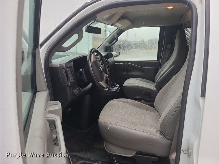 image for item JG9442 2017 Chevrolet Express 2500  van
