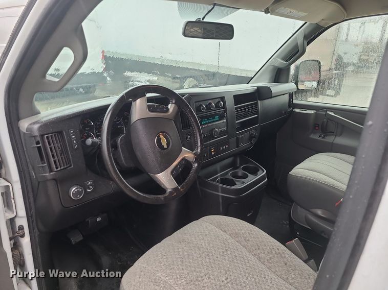 image for item JG9442 2017 Chevrolet Express 2500  van