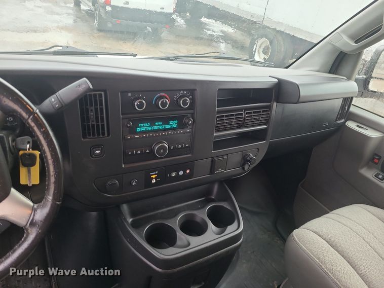 image for item JG9442 2017 Chevrolet Express 2500  van