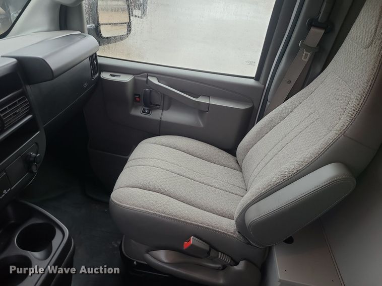 image for item JG9442 2017 Chevrolet Express 2500  van