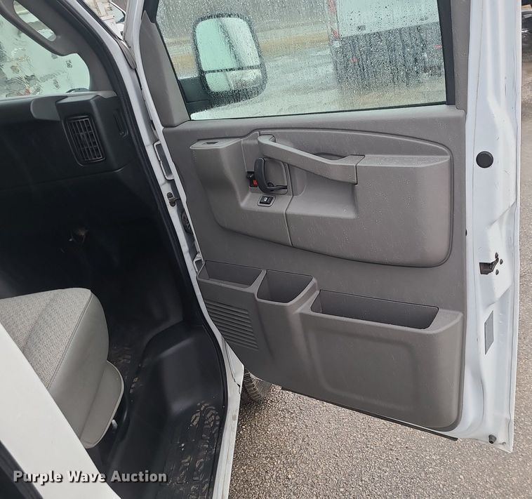 image for item JG9442 2017 Chevrolet Express 2500  van