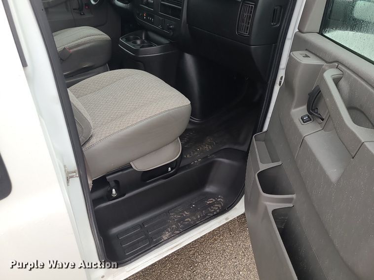 image for item JG9442 2017 Chevrolet Express 2500  van