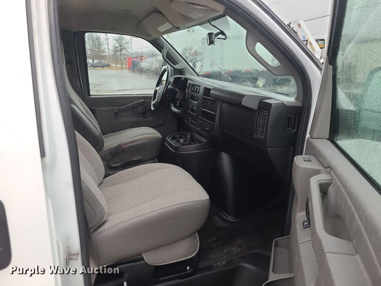 image for item JG9442 2017 Chevrolet Express 2500  van