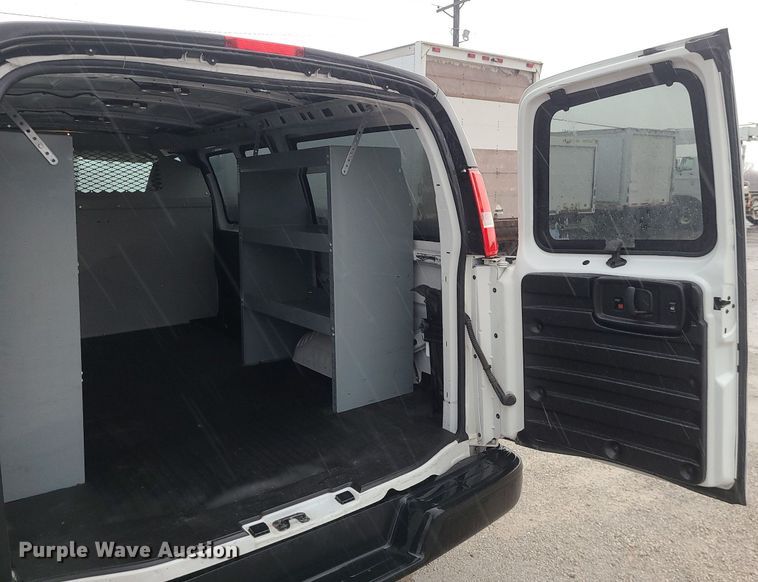 image for item JG9442 2017 Chevrolet Express 2500  van