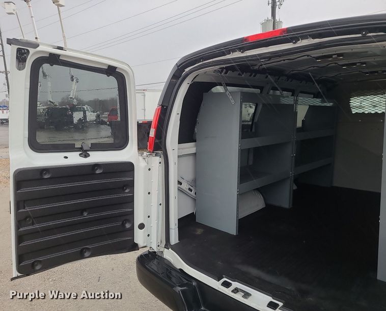 image for item JG9442 2017 Chevrolet Express 2500  van