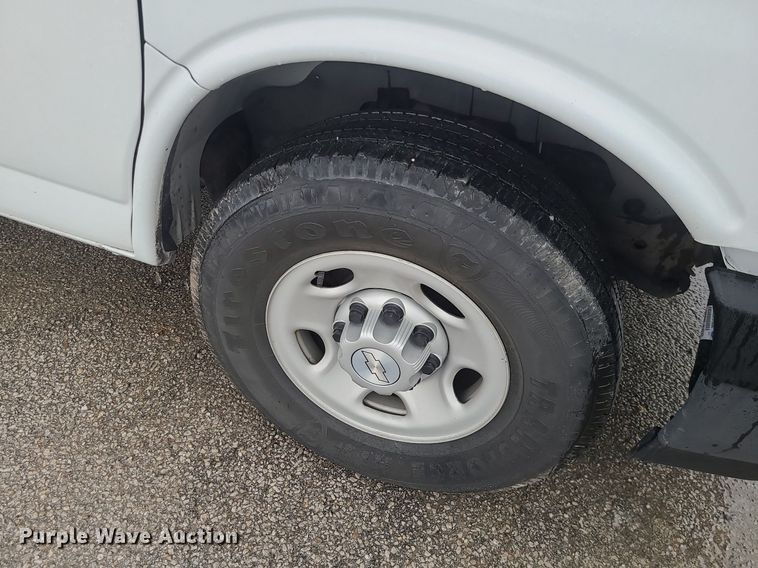 image for item JG9442 2017 Chevrolet Express 2500  van