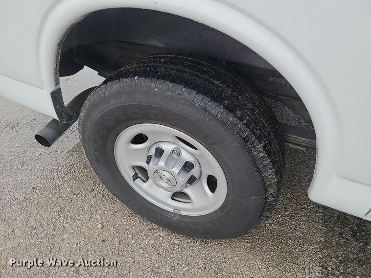 image for item JG9442 2017 Chevrolet Express 2500  van