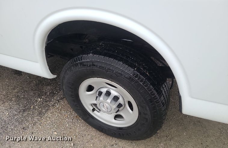 image for item JG9442 2017 Chevrolet Express 2500  van