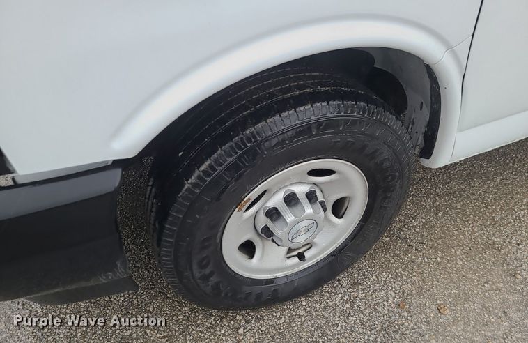 image for item JG9442 2017 Chevrolet Express 2500  van