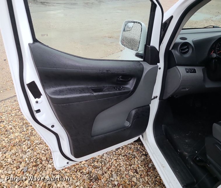 image for item JG9443 2019 Nissan NV200  van