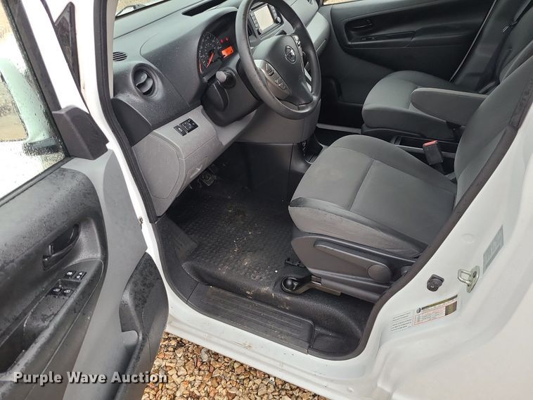 image for item JG9443 2019 Nissan NV200  van