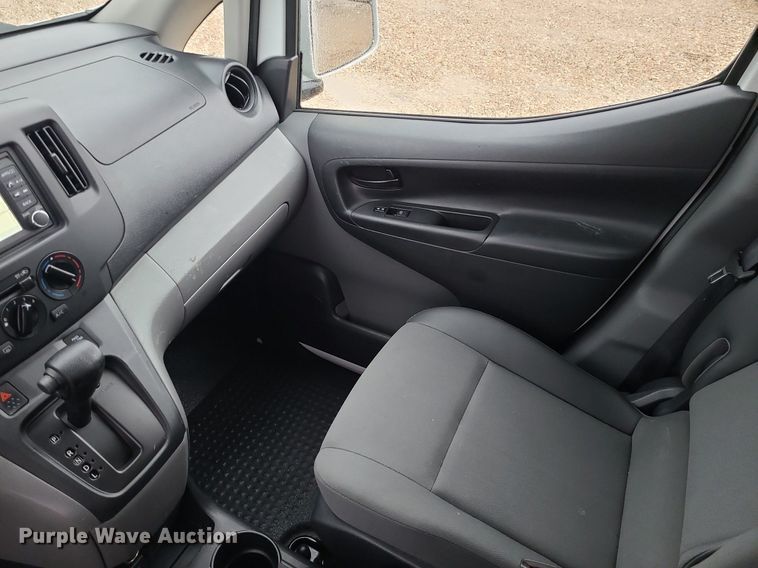 image for item JG9443 2019 Nissan NV200  van