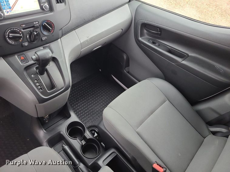 image for item JG9443 2019 Nissan NV200  van