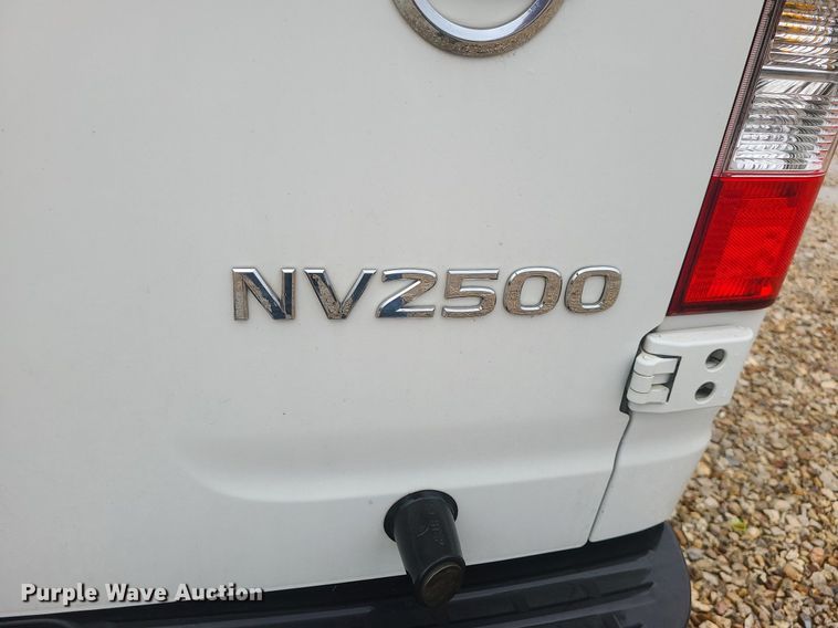 image for item JG9444 2018 Nissan NV2500  van