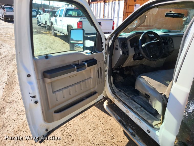 image for item JG9450 2008 Ford F350 Super Duty  flatbed pickup truck