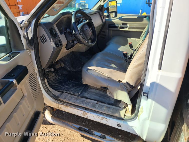 image for item JG9450 2008 Ford F350 Super Duty  flatbed pickup truck