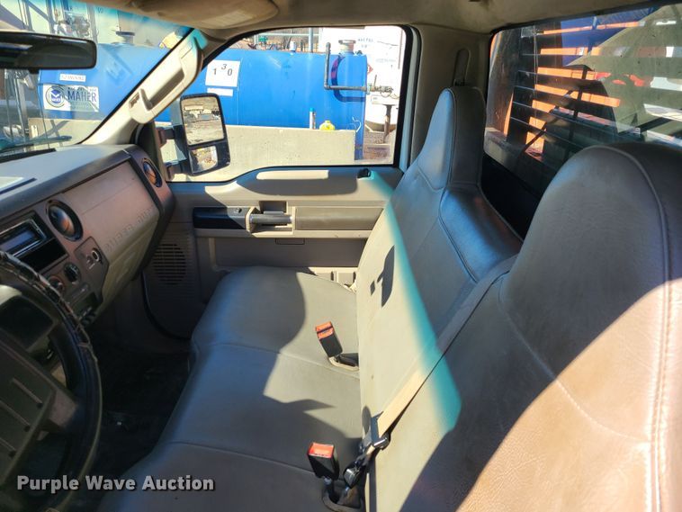 image for item JG9450 2008 Ford F350 Super Duty  flatbed pickup truck