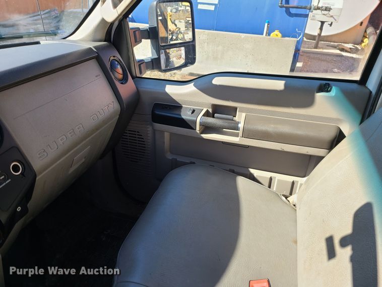 image for item JG9450 2008 Ford F350 Super Duty  flatbed pickup truck