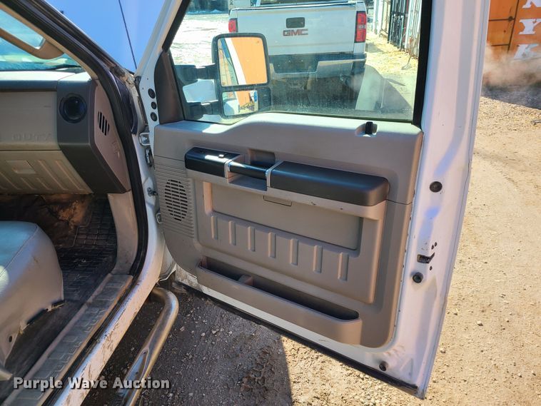 image for item JG9450 2008 Ford F350 Super Duty  flatbed pickup truck