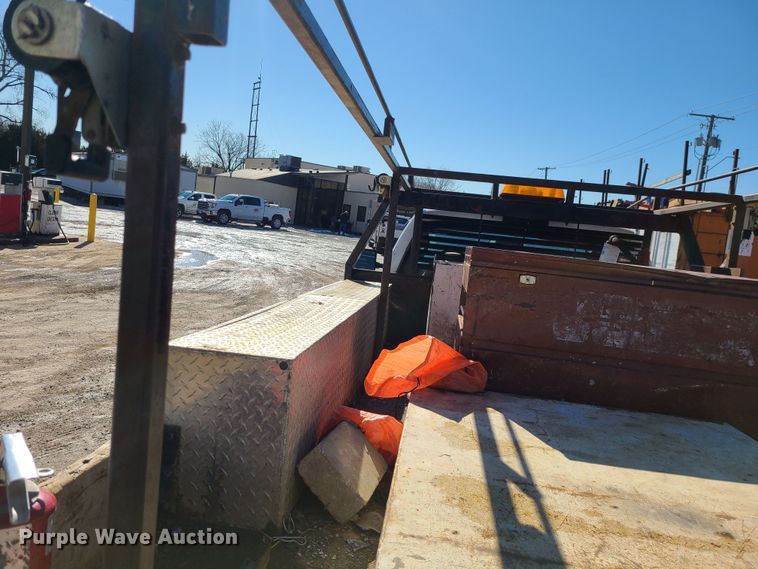 image for item JG9450 2008 Ford F350 Super Duty  flatbed pickup truck