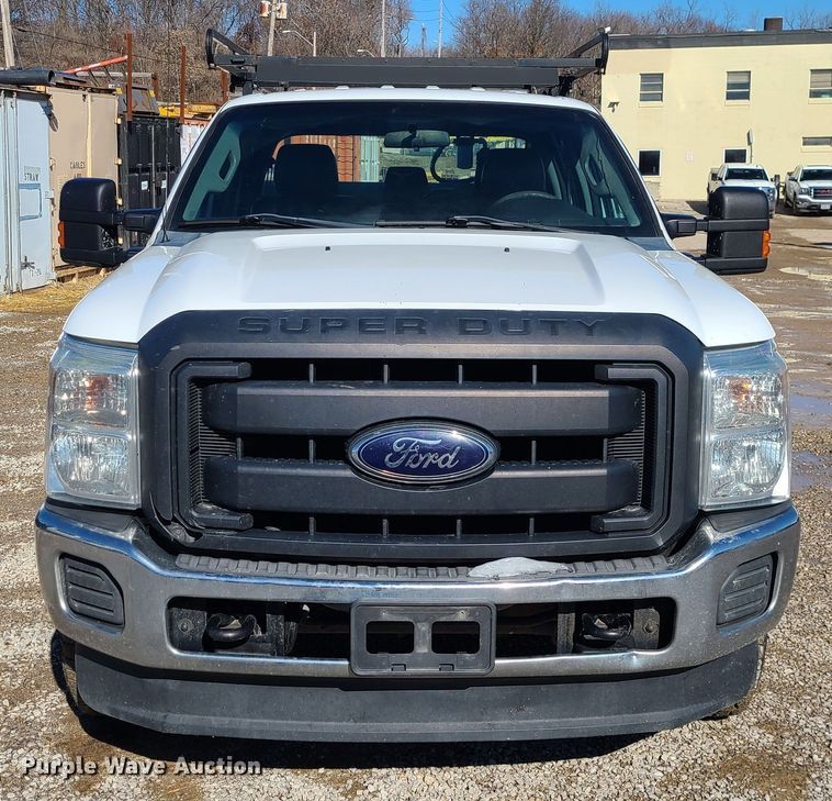 image for item JG9454 2013 Ford F250 Super Duty  Crew Cab utility bed pickup truck