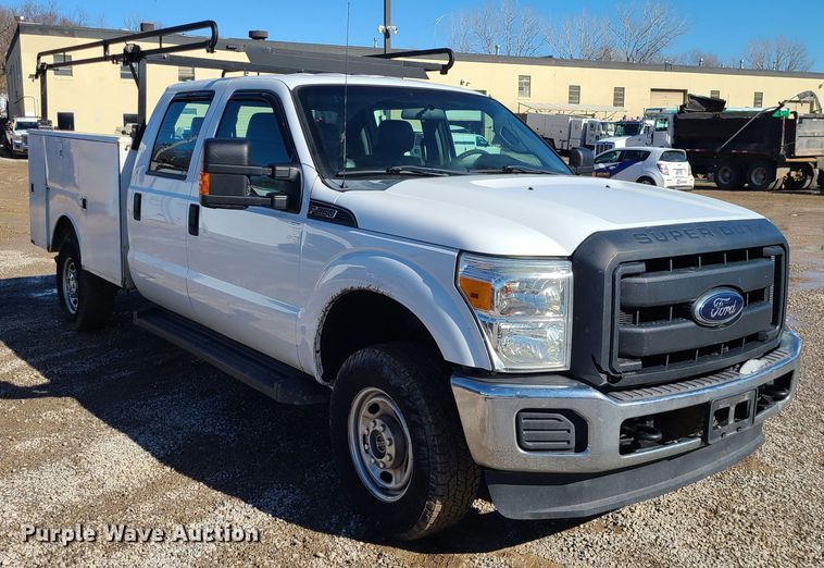 image for item JG9454 2013 Ford F250 Super Duty  Crew Cab utility bed pickup truck