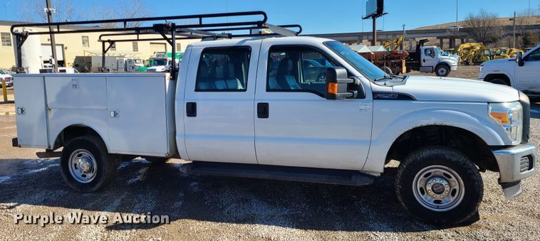 image for item JG9454 2013 Ford F250 Super Duty  Crew Cab utility bed pickup truck
